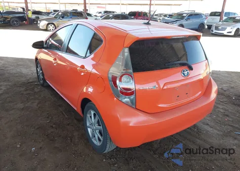 2012 Toyota Prius C Three из США, поврежденный, VIN JTDKDTB37C1011954